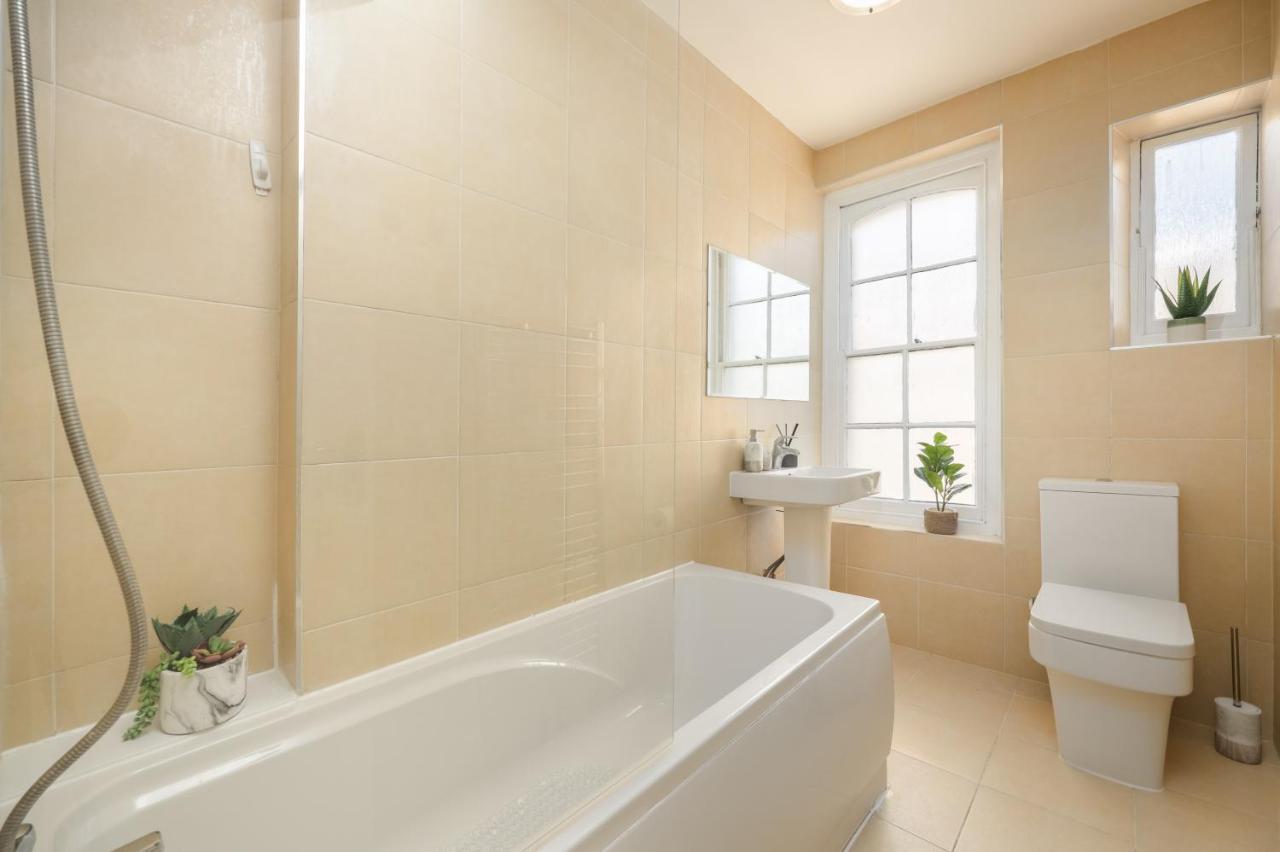 Modern One Bedroom Apartment Next To Old Street Londra Esterno foto